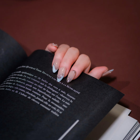 A Closer Look at Winter Glow’s Craftsmanship from a Press On Nails Supplier