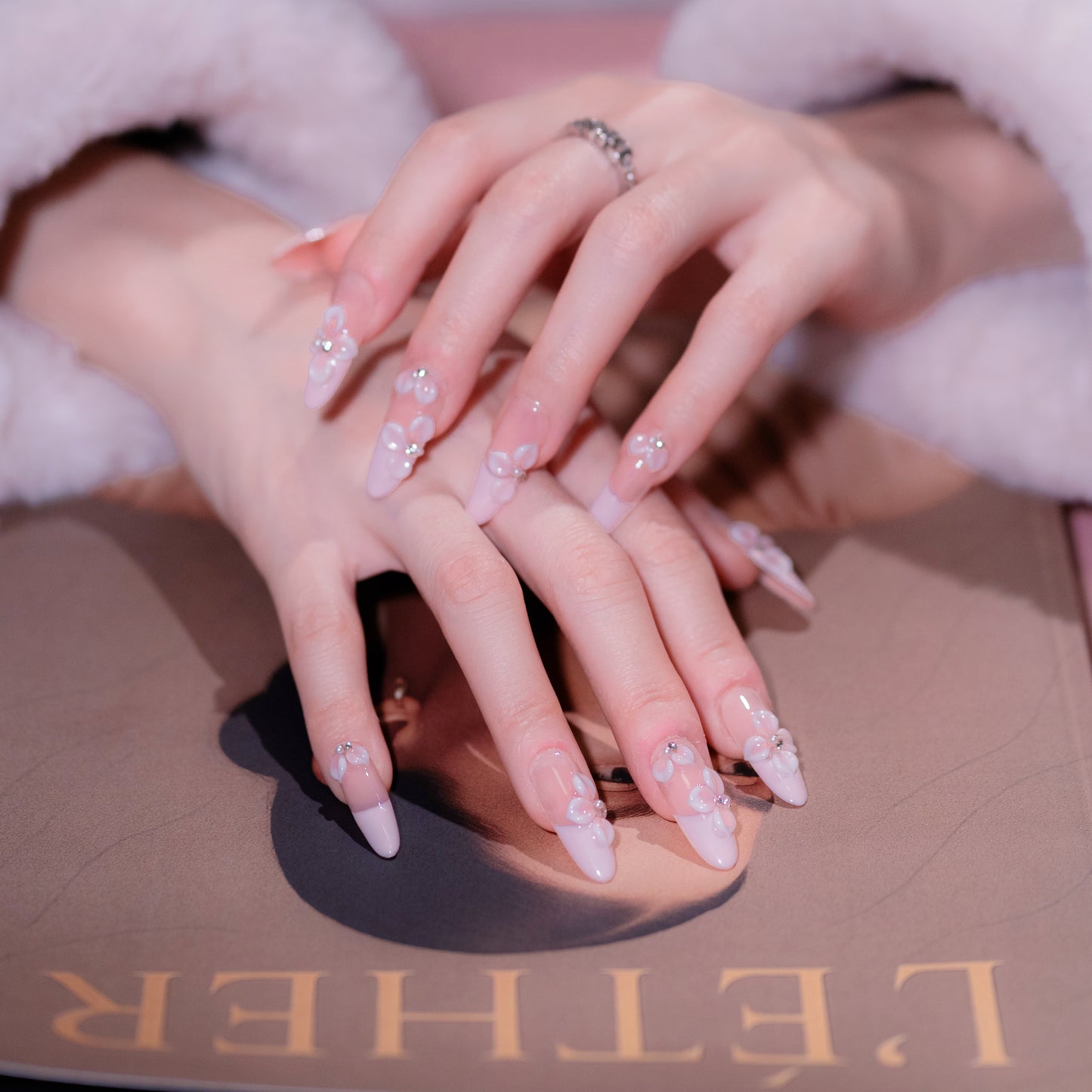 InchArt Press-on Nails Opal Bloom