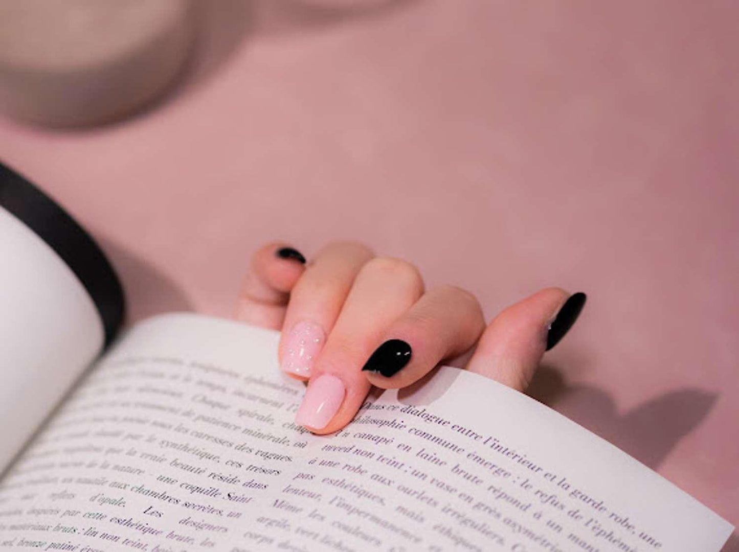 InchArt Press-on Nails Black Pink in your area