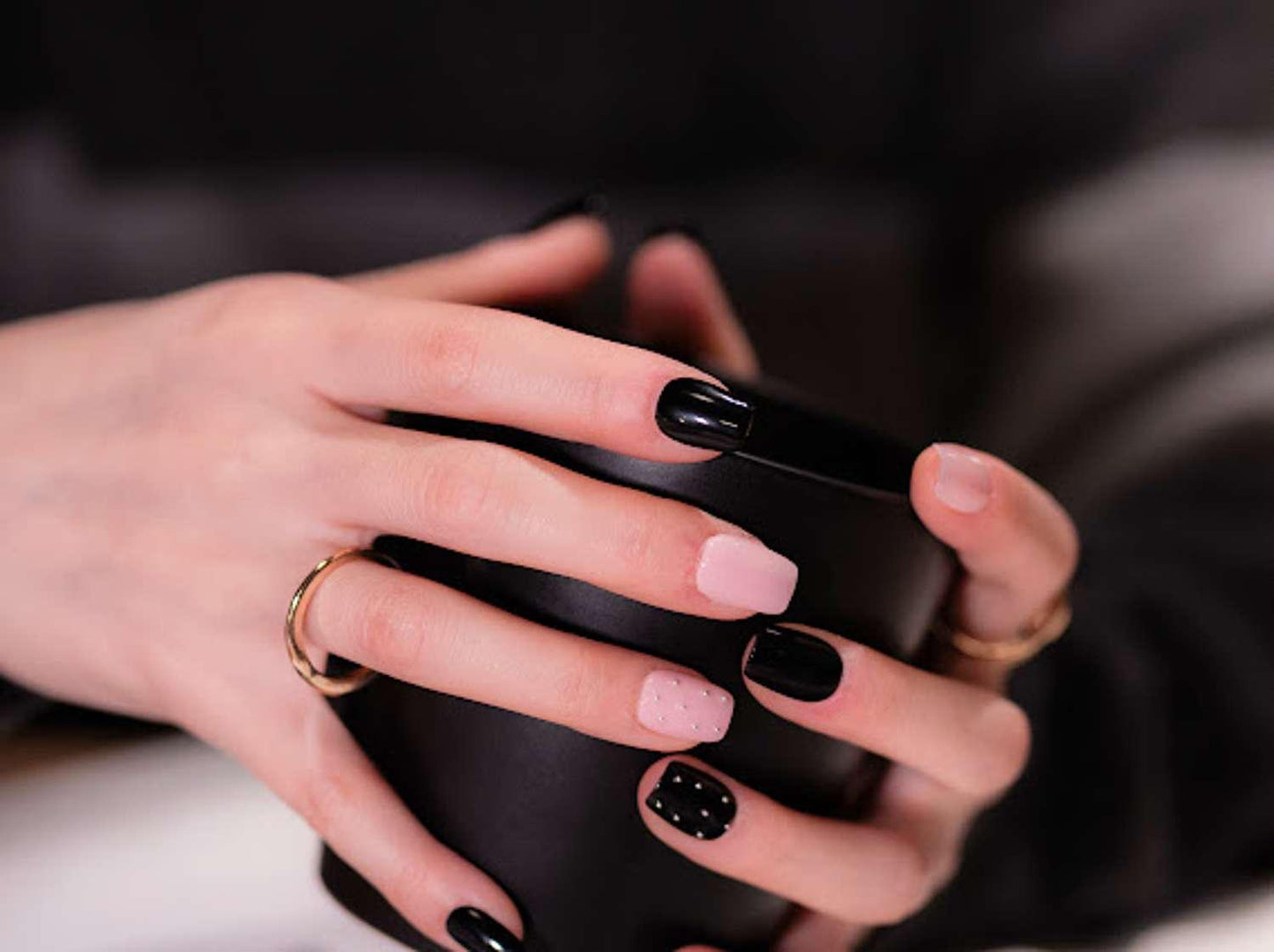 InchArt Press-on Nails Black Pink in your area