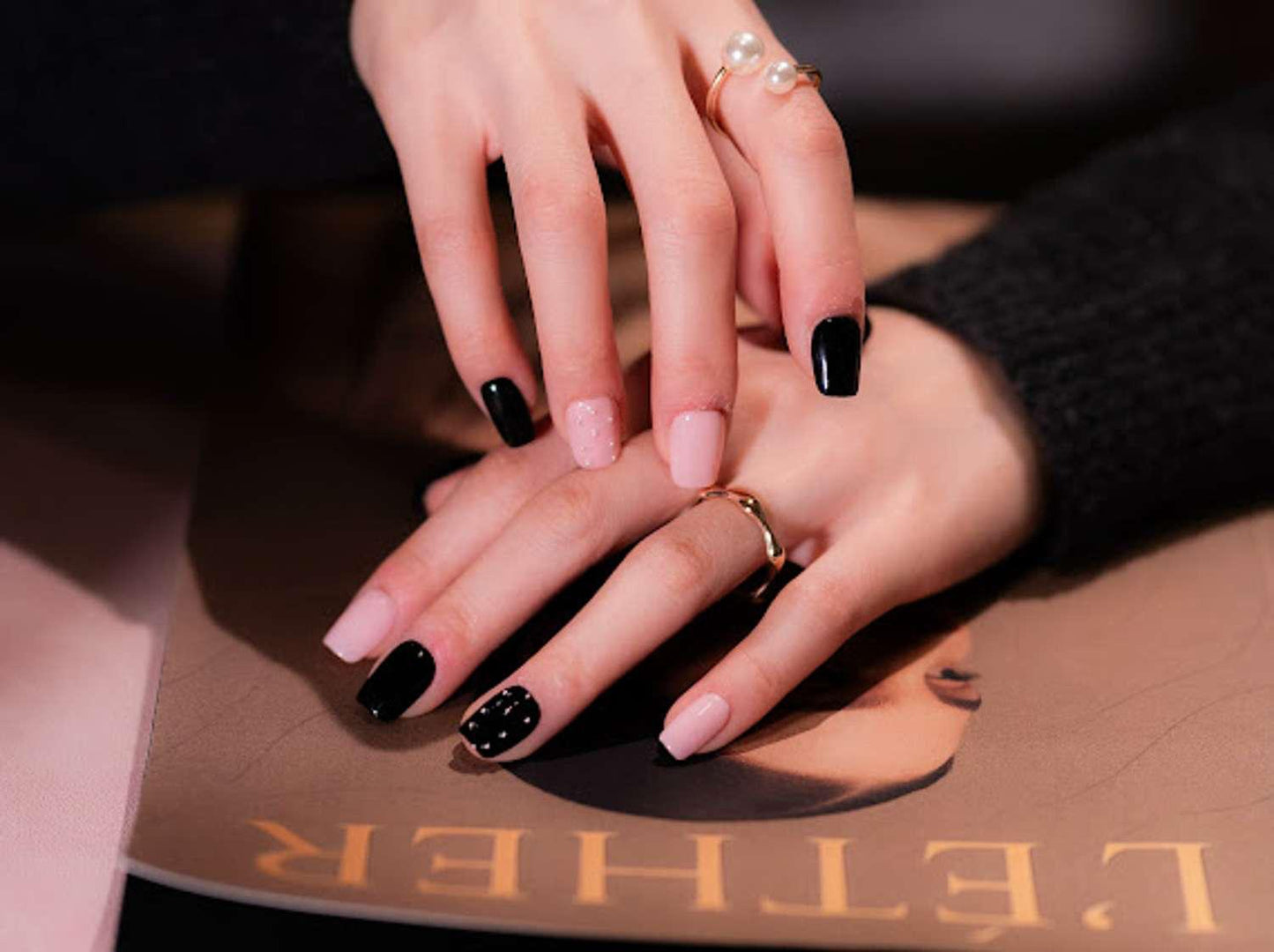 InchArt Press-on Nails Black Pink in your area